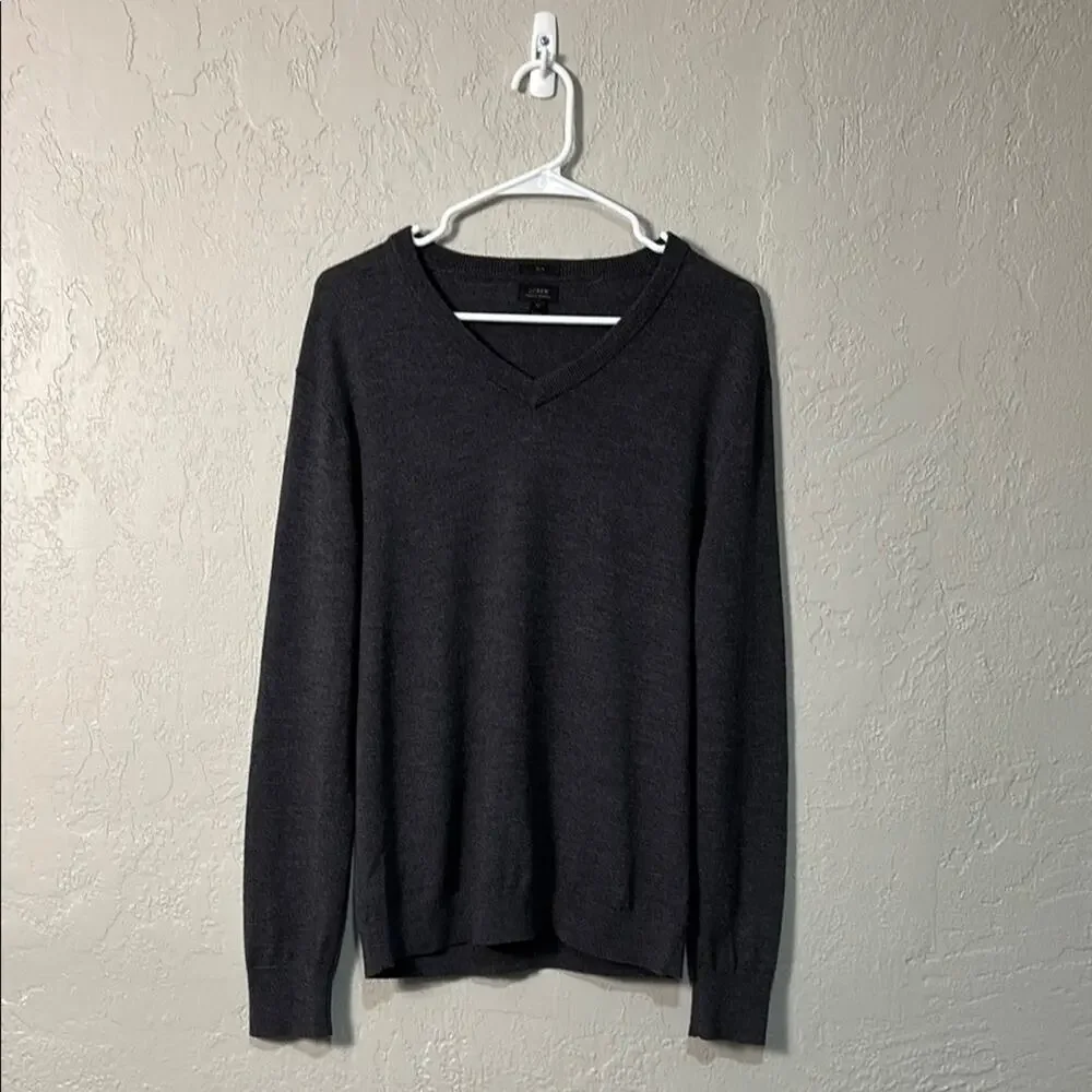 J. Crew Dark Grey Merino Wool V-Neck Sweater Classic Knit Men’s Sweater Size M